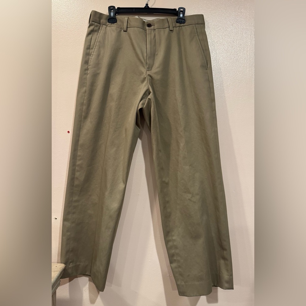 Eddie Bauer Men’s Khaki Chino Pants Size 34 Classic Straight Leg